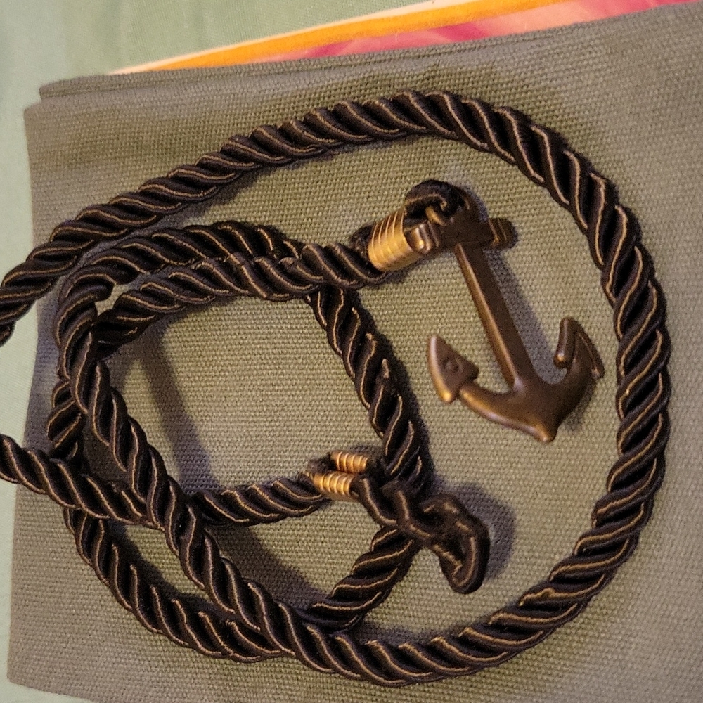 Wrap around anchor bracelet